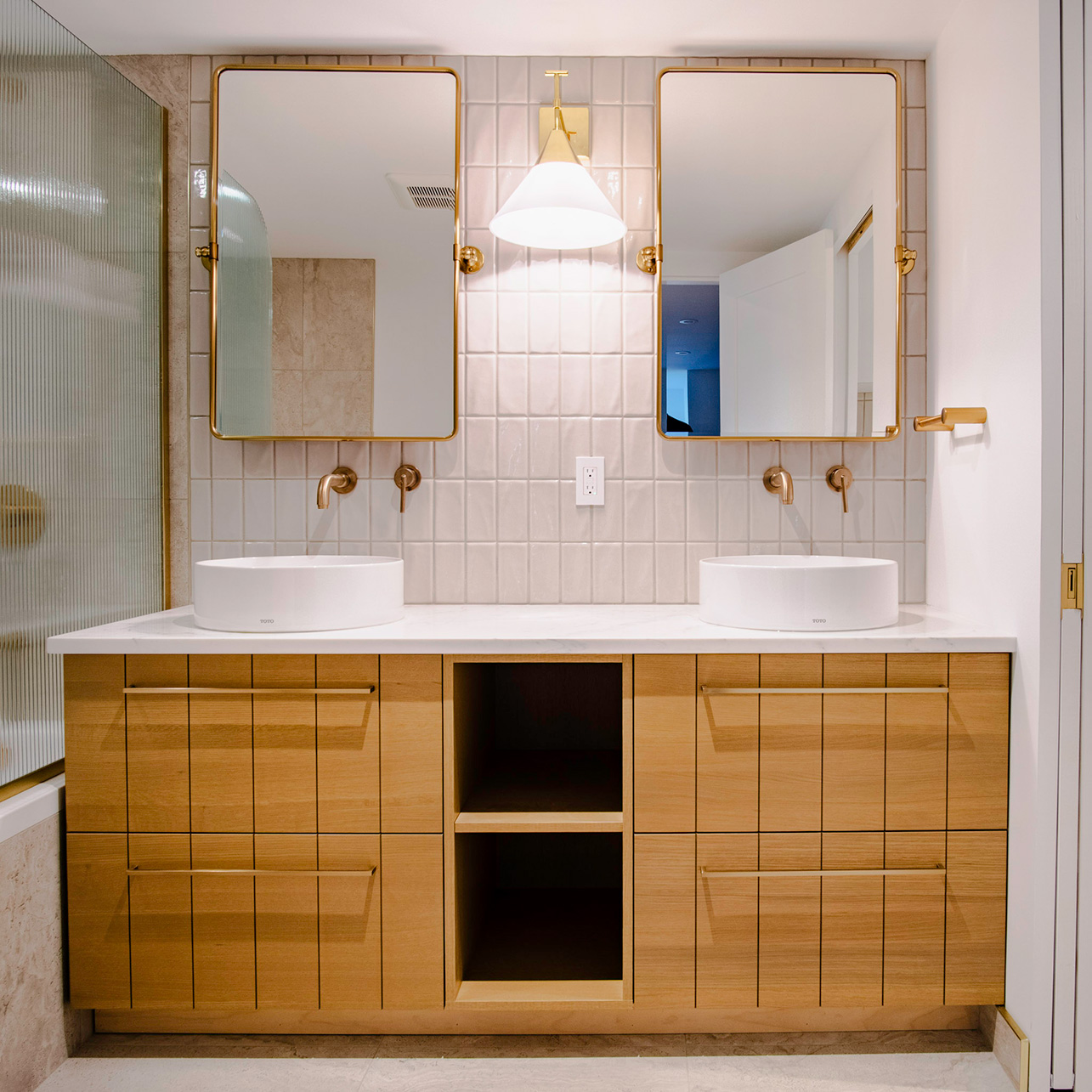 Bathroom cabinet